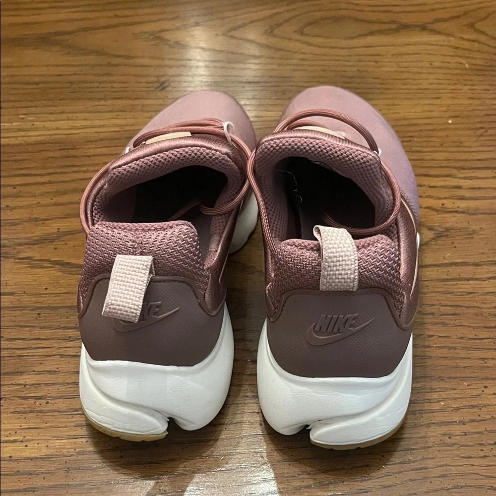 Nike Presto Fly Mauve Sneakers, size‎ 9
